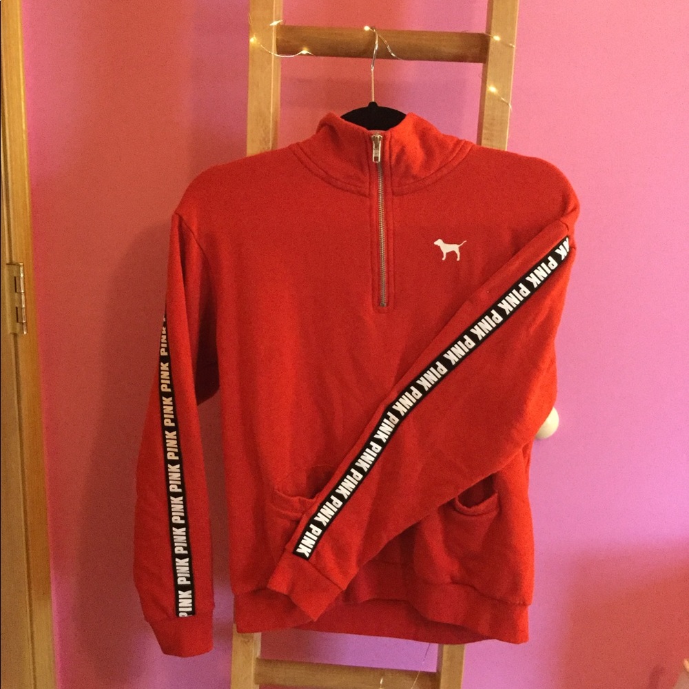 VS PINK Sweatshirt 🌟OFFER AWAY!🌟